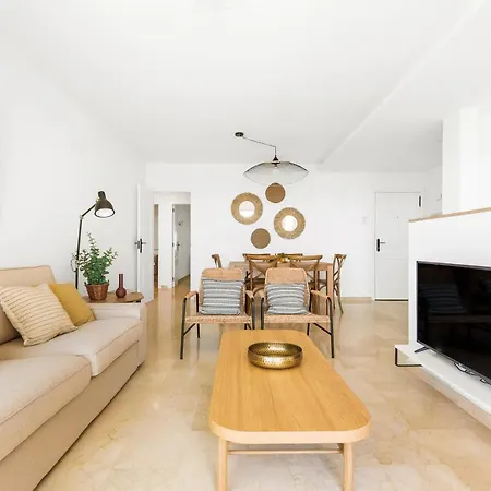 公寓 With Terrace And Private Parking Radazul